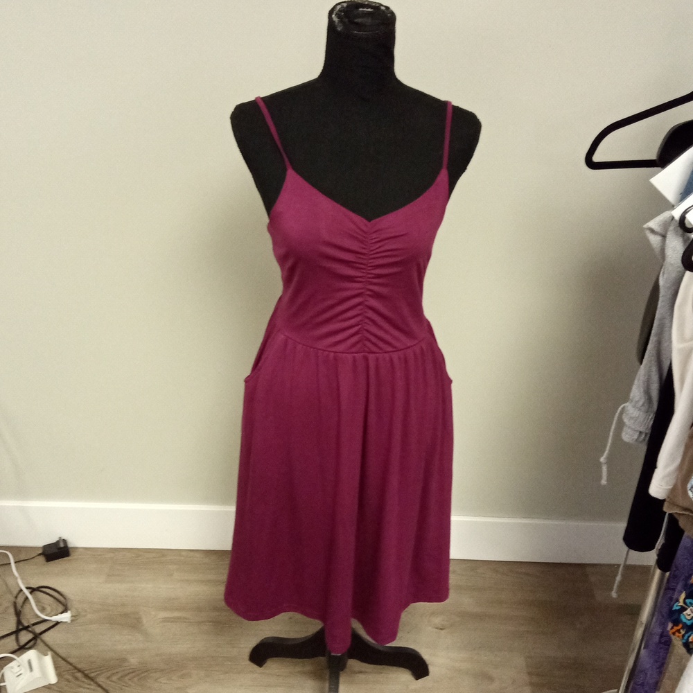 Yathon Women's Burgundy red midi S